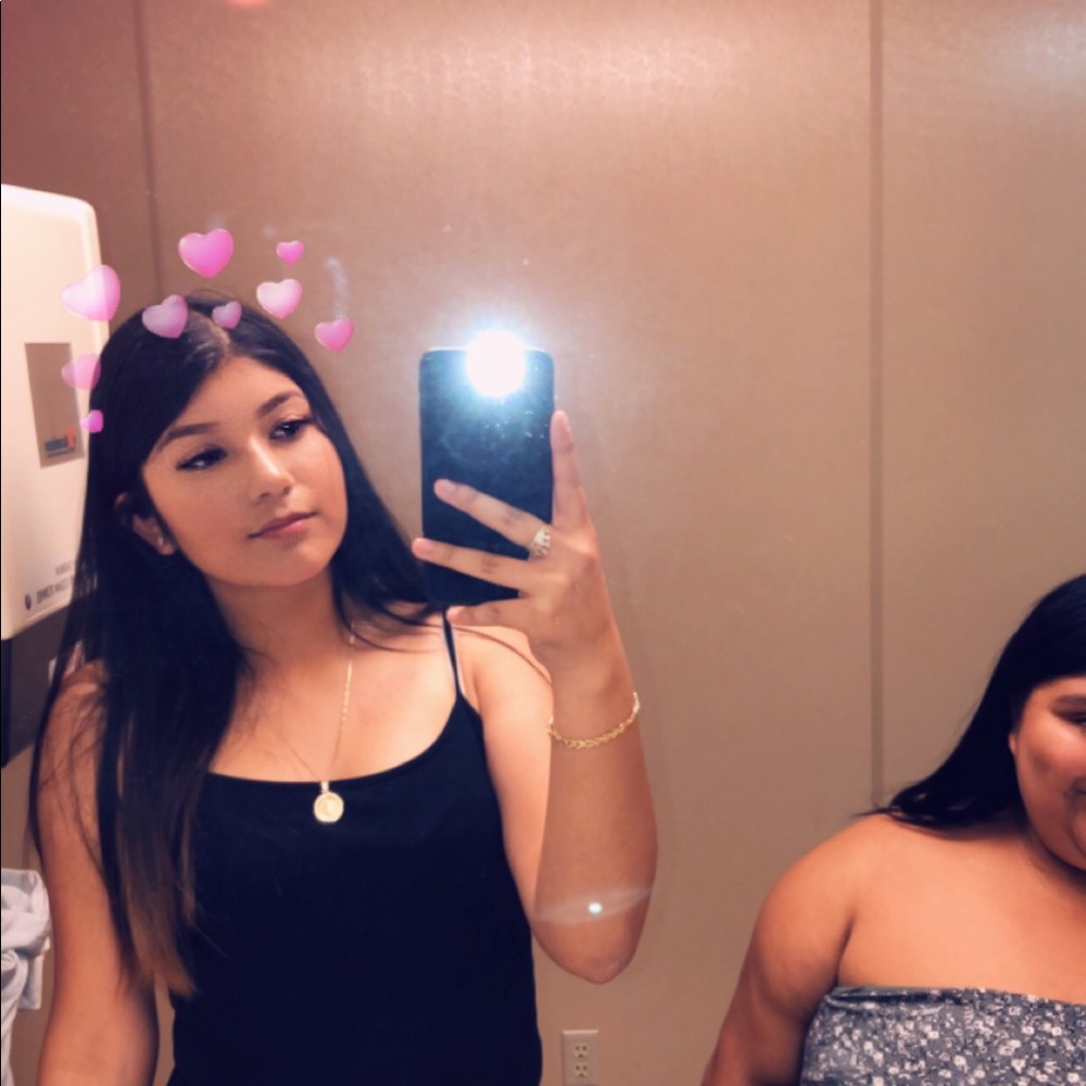 Meet your Posher, Esmeralda